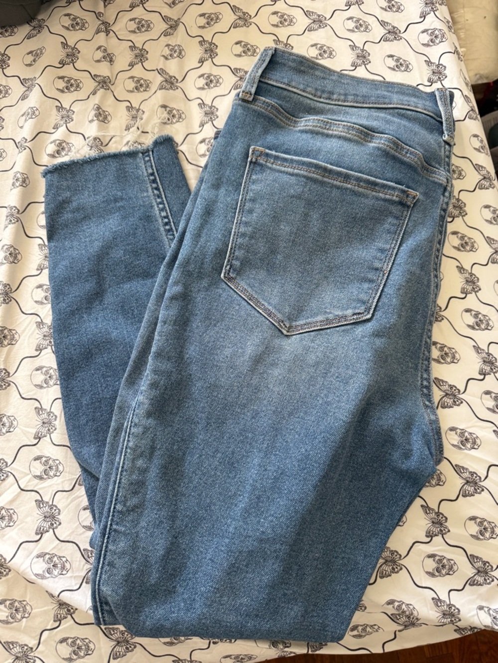 Old Navy Straight-Leg Jeans in Medium Blue Wash